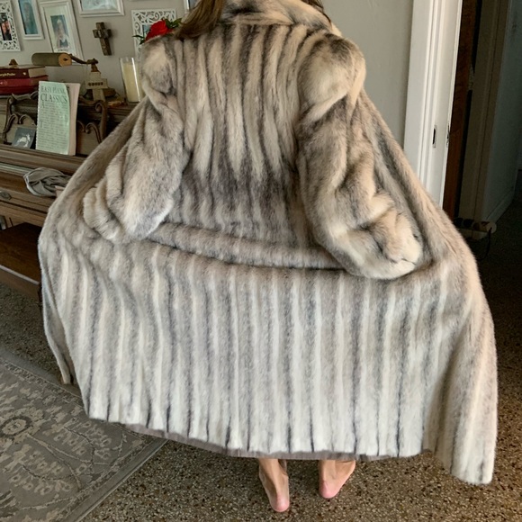 Jay Lennard Furriers Jackets & Coats Cross Frost Female Skin Mink